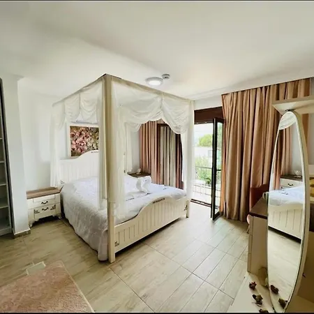 Ella House Butik Güre
