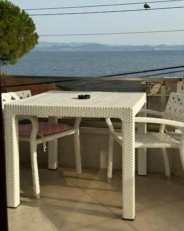 Ella House Butik Ξενοδοχείο *